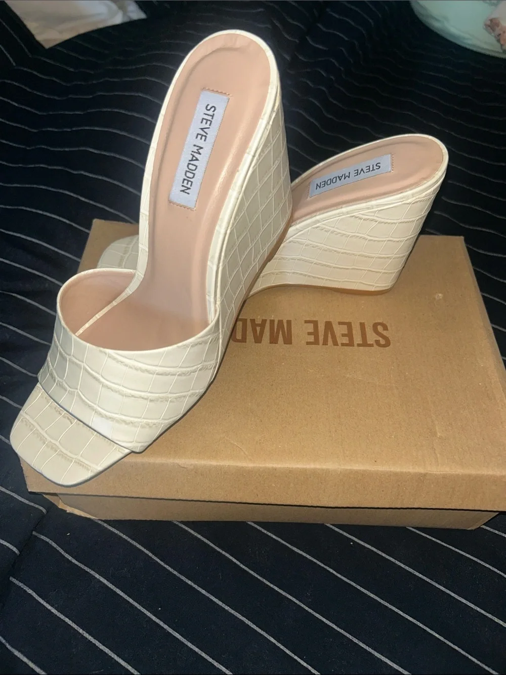 Steve Madden Veles Wedge Sandal - Bone Croc